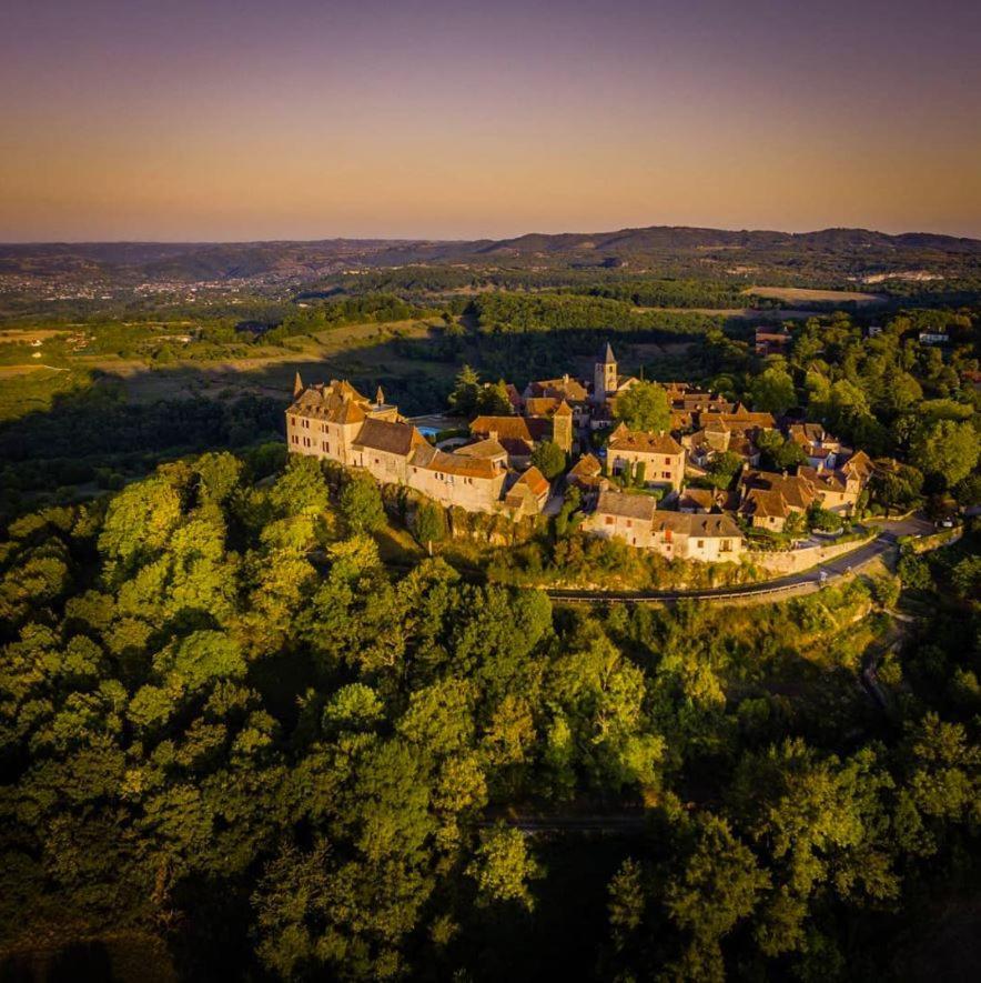 Maison Pierre Loti, Gite Historique Et Spacieux En Vallee De La Dordogne Bretenoux Exteriér fotografie